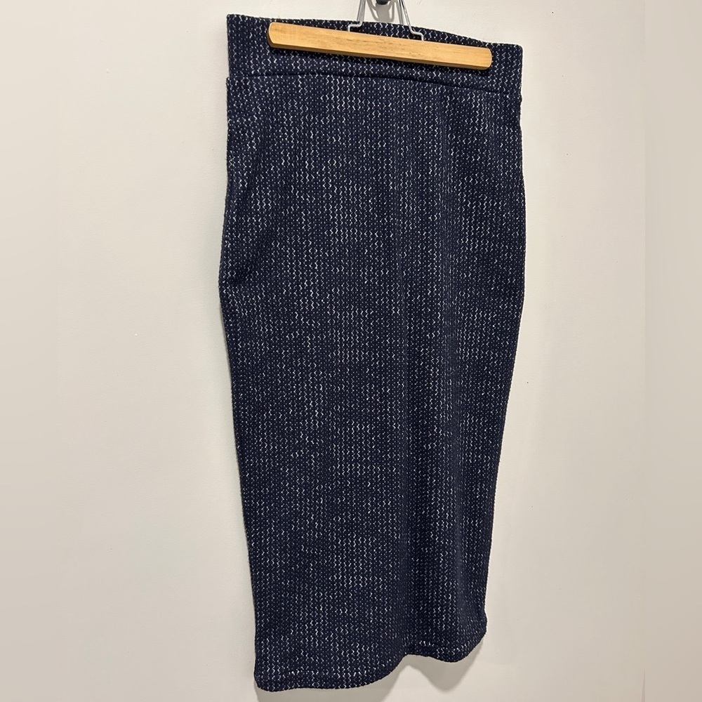 FREE PEOPLE navy geometric MAXI PENCIL SKIRT WITH REAR SLIT - STRETCHY! Size XS - Picture 3 of 7
